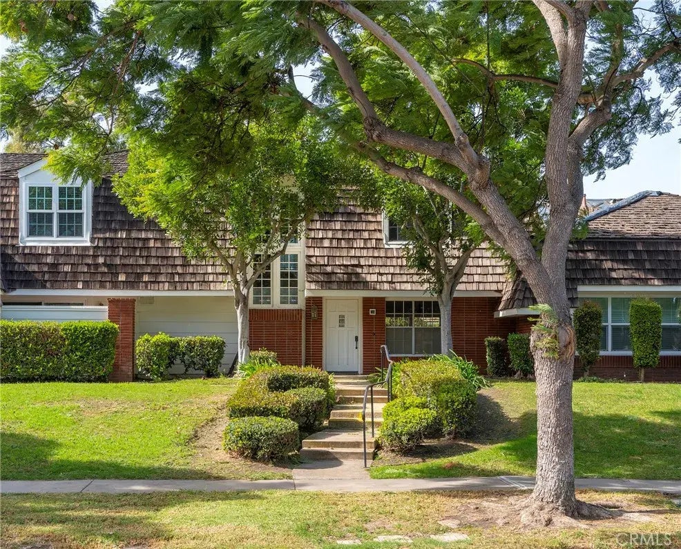 102 E Yale 2, Irvine