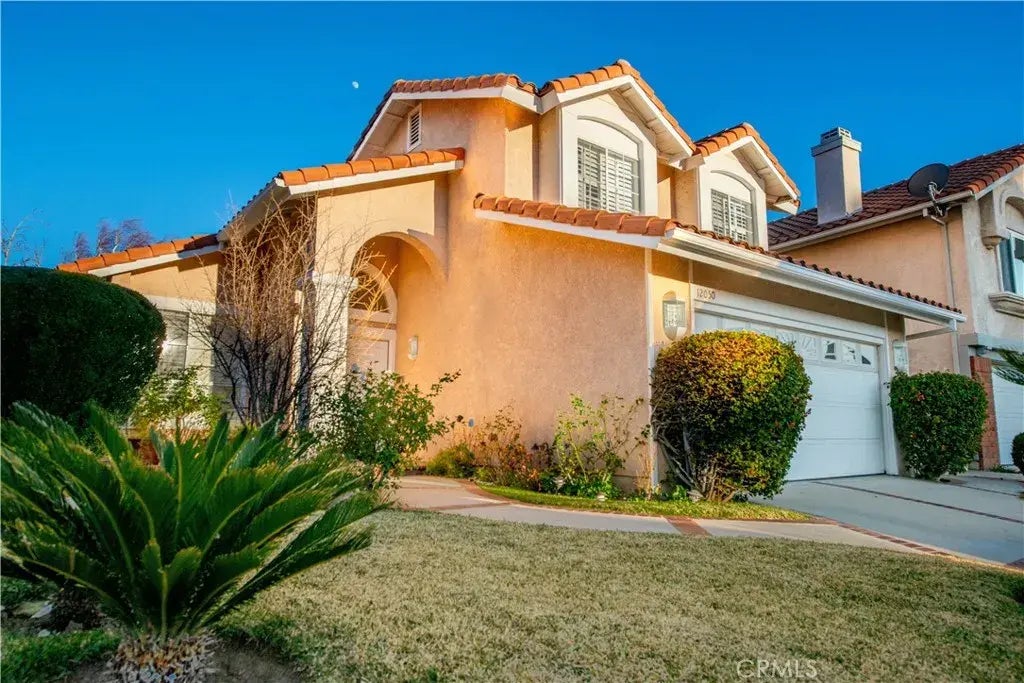 12050 Falcon Crest Way, Porter Ranch