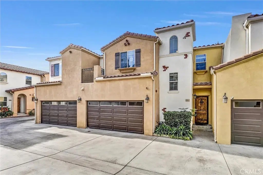 9118 Florence Avenue, Downey