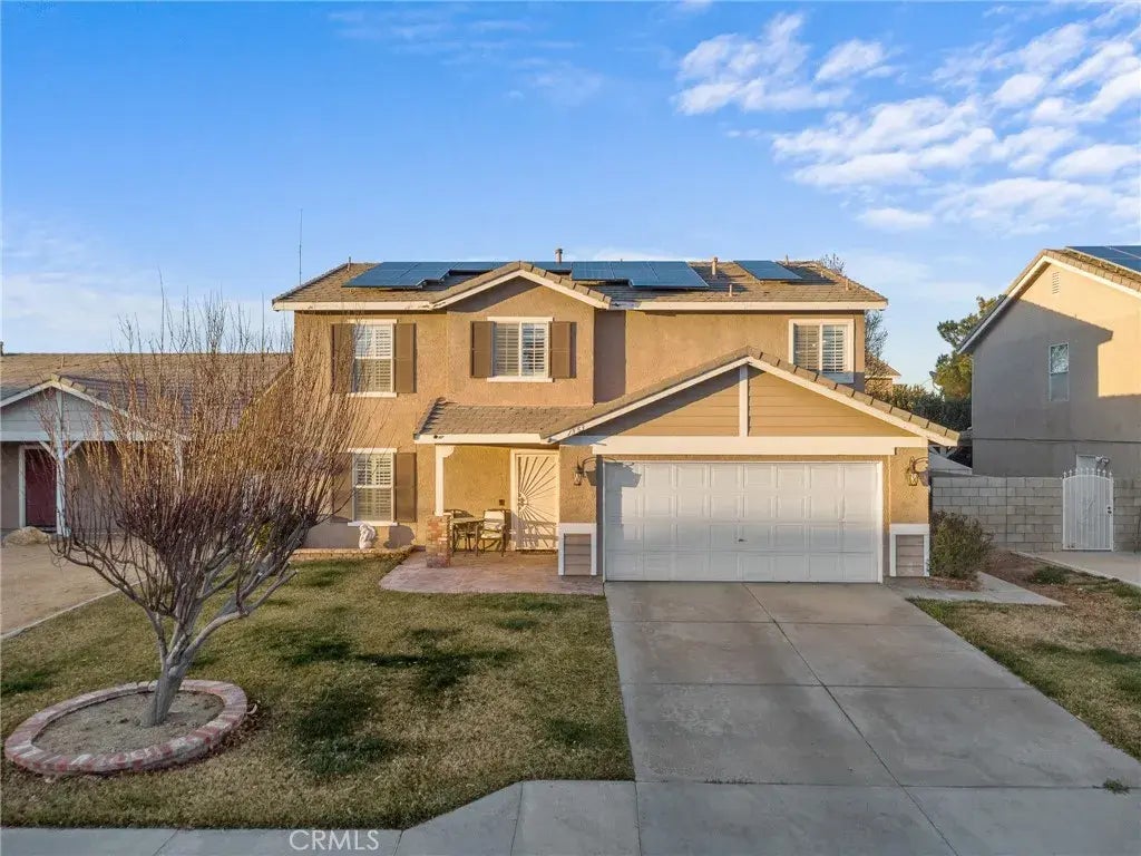 1553 W Holguin Street, Lancaster