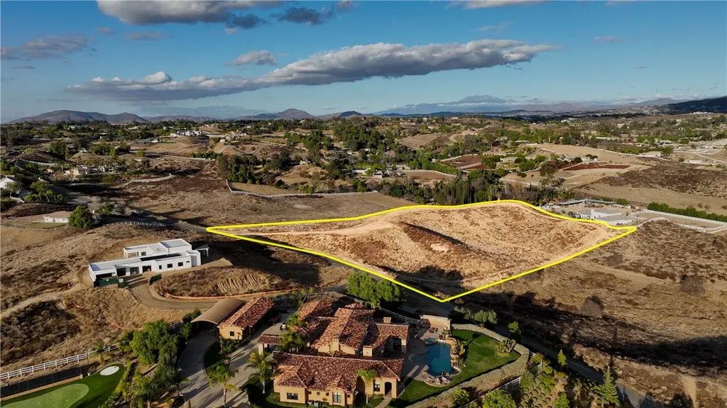 33319 Linda Rosea, Temecula