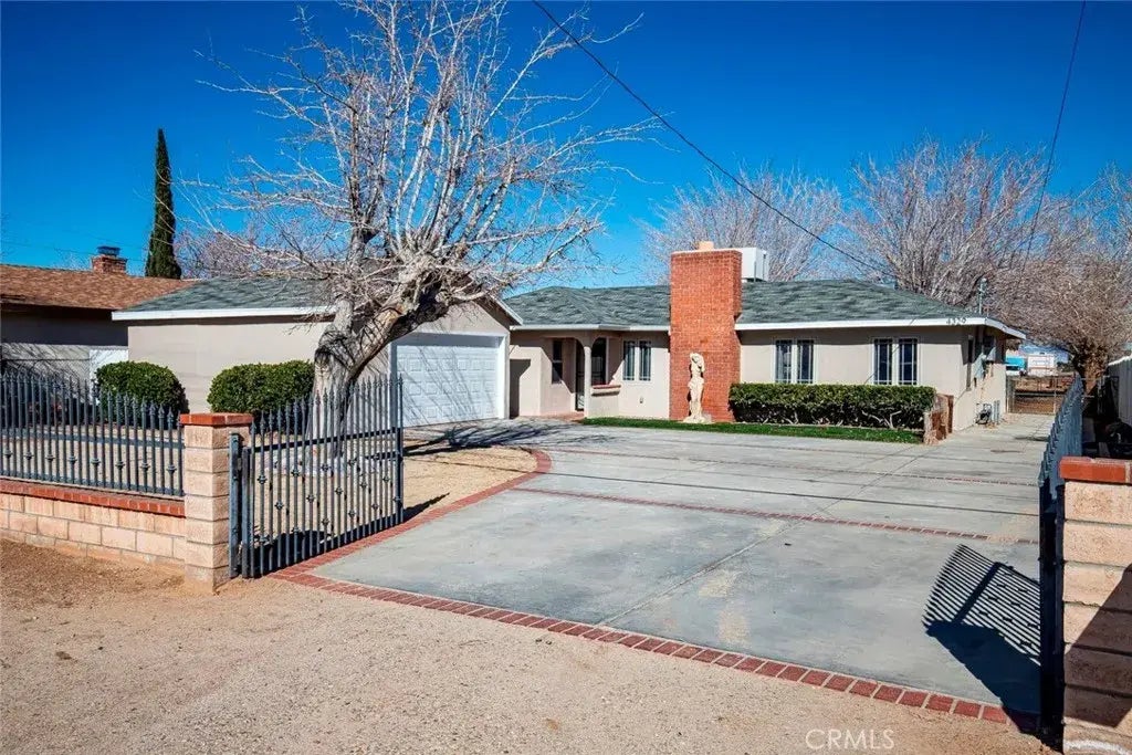 4329 W Avenue L2, Lancaster