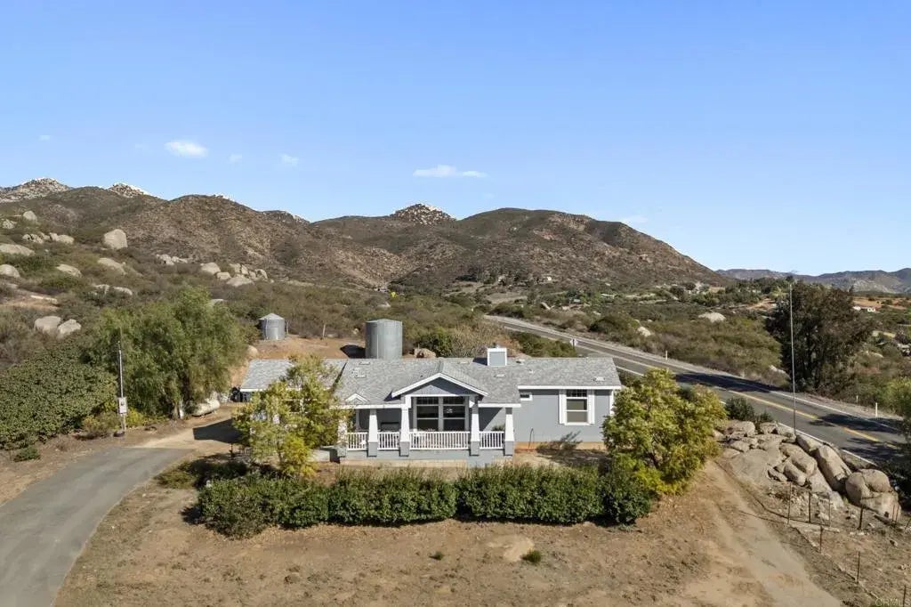 17992 Highway 94, Dulzura