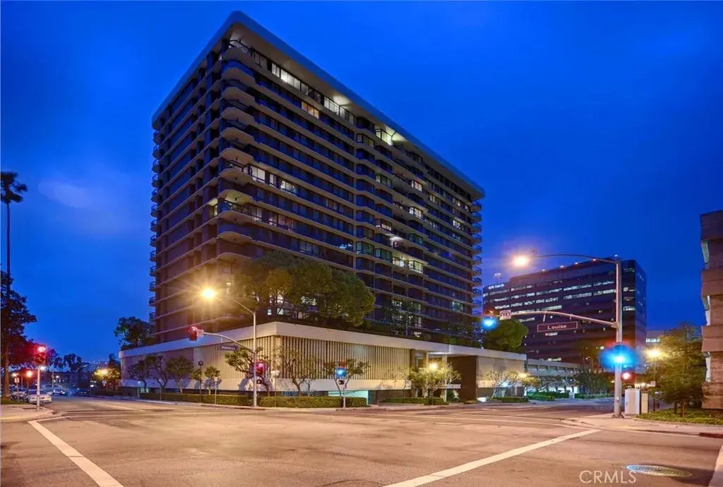 222 Monterey Road 104, Glendale