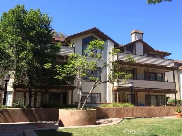 2571 Plaza Del Amo 212, Torrance