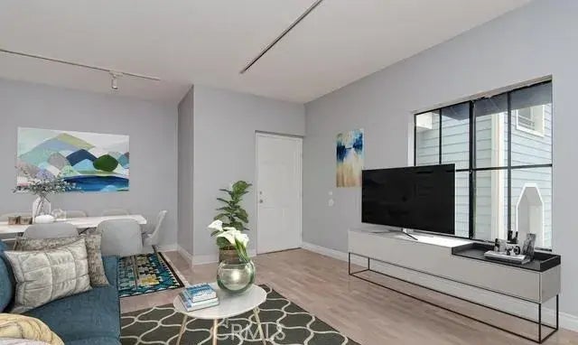 720 W 4th Street 320, Long Beach