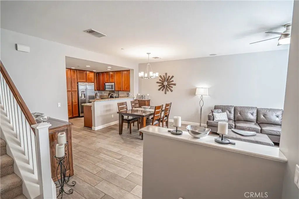 28407 Herrera Street, Valencia