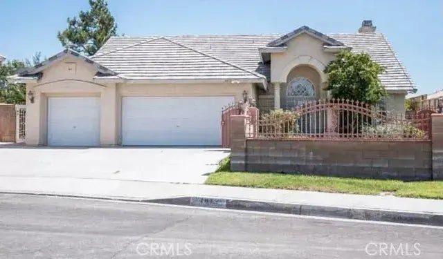 4012 Dee Dee, Lancaster