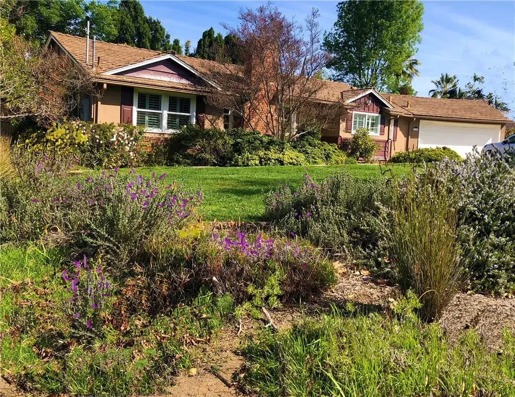 19345 Santa Rita Street, Tarzana