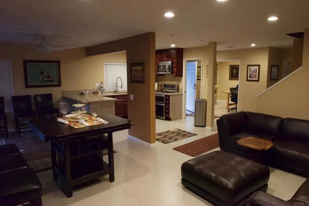 411 Windjammer Cir, Chula Vista