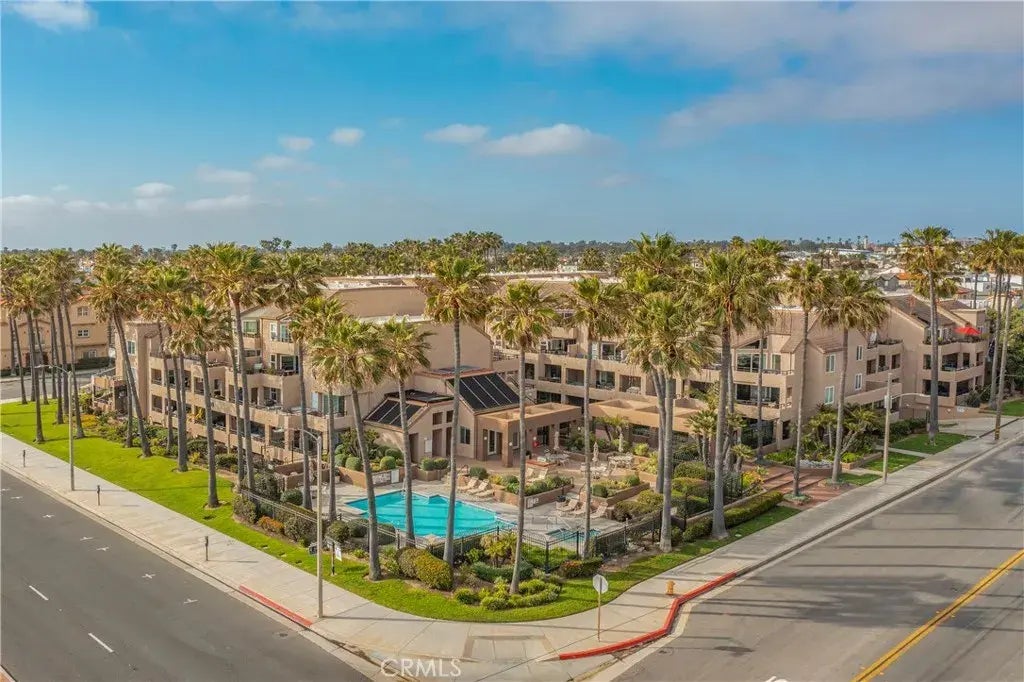 1200 Pacific Coast 313, Huntington Beach