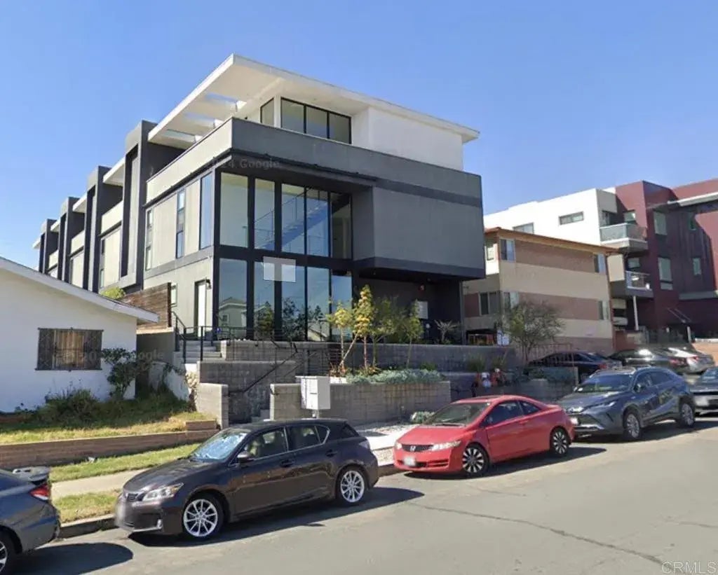 4112 Louisiana Street, 