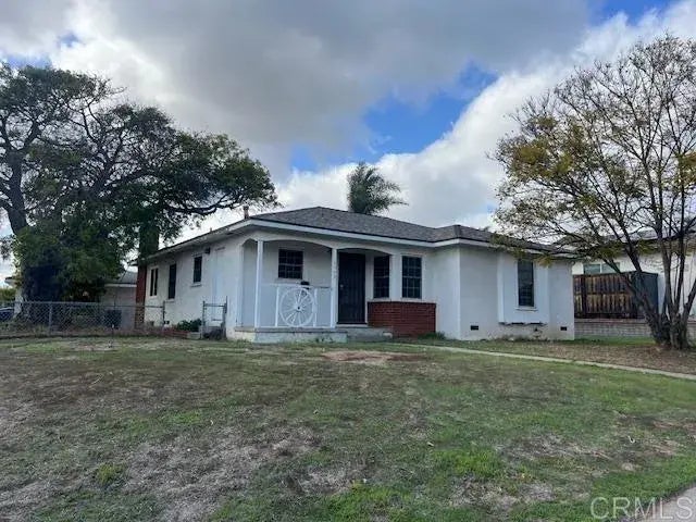 6140 Estrella Avenue, 