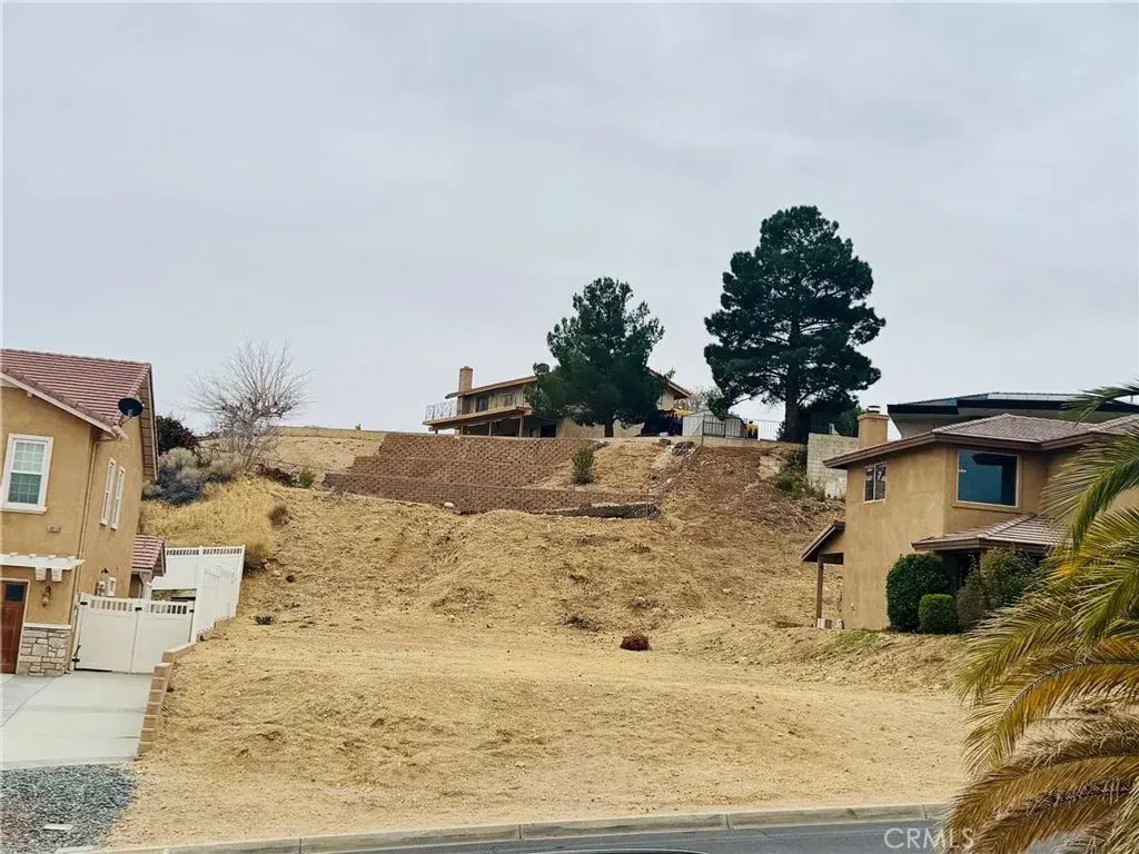 18005 Vista Point, Victorville