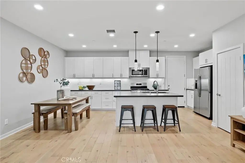 39 Savannah, Lake Forest