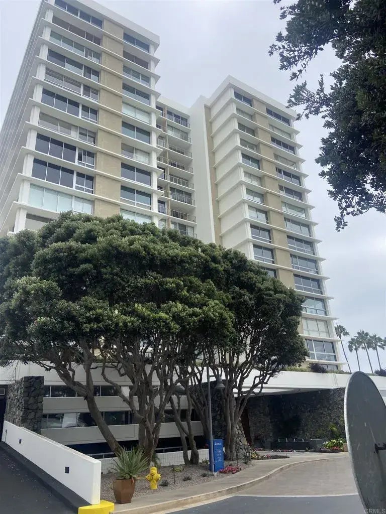 1720 Avenida Del Mundo 1402, Coronado