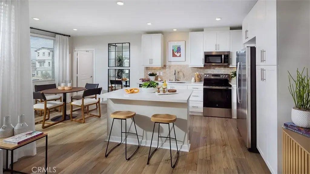 6136 Valentina Way Drive 304, Eastvale