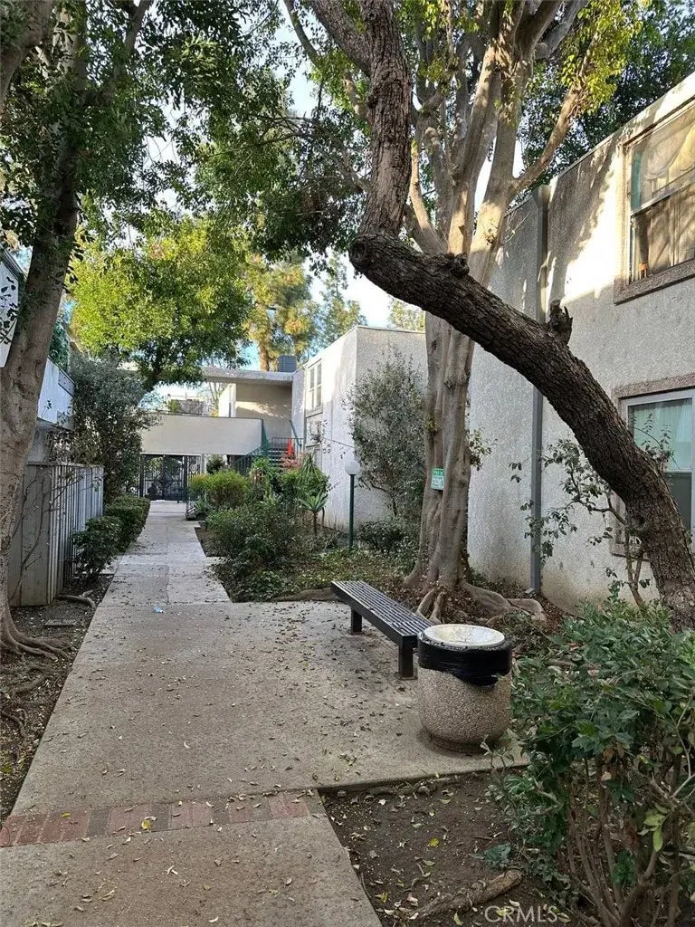 18620 Hatteras Street 161, Tarzana