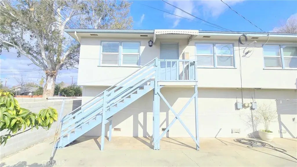 667 E 9th Street, Pomona