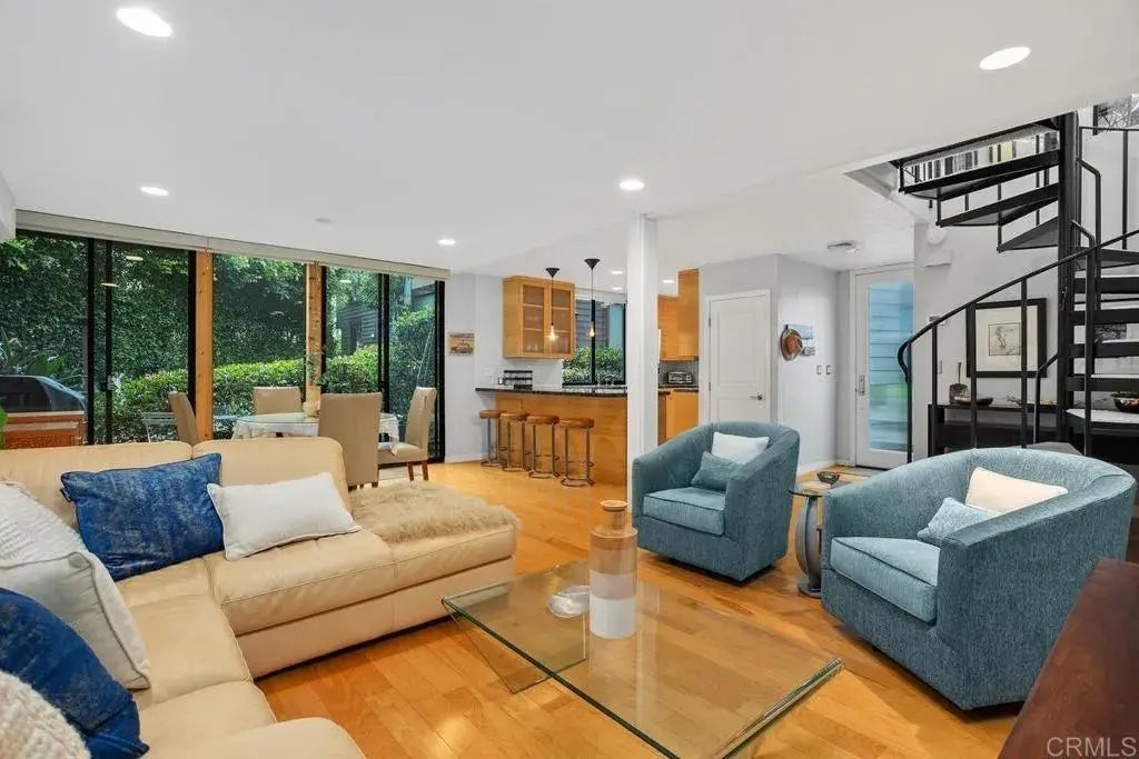 675 S. Sierra Avenue 15, Solana Beach