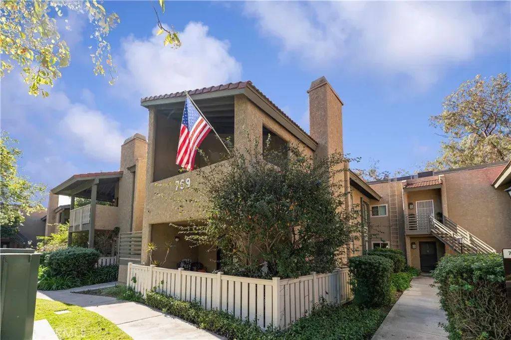 769 Birchpark Circle 207, Thousand Oaks