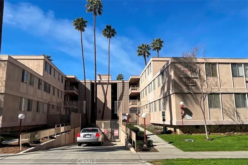 6979 Palm Court 114d, Riverside