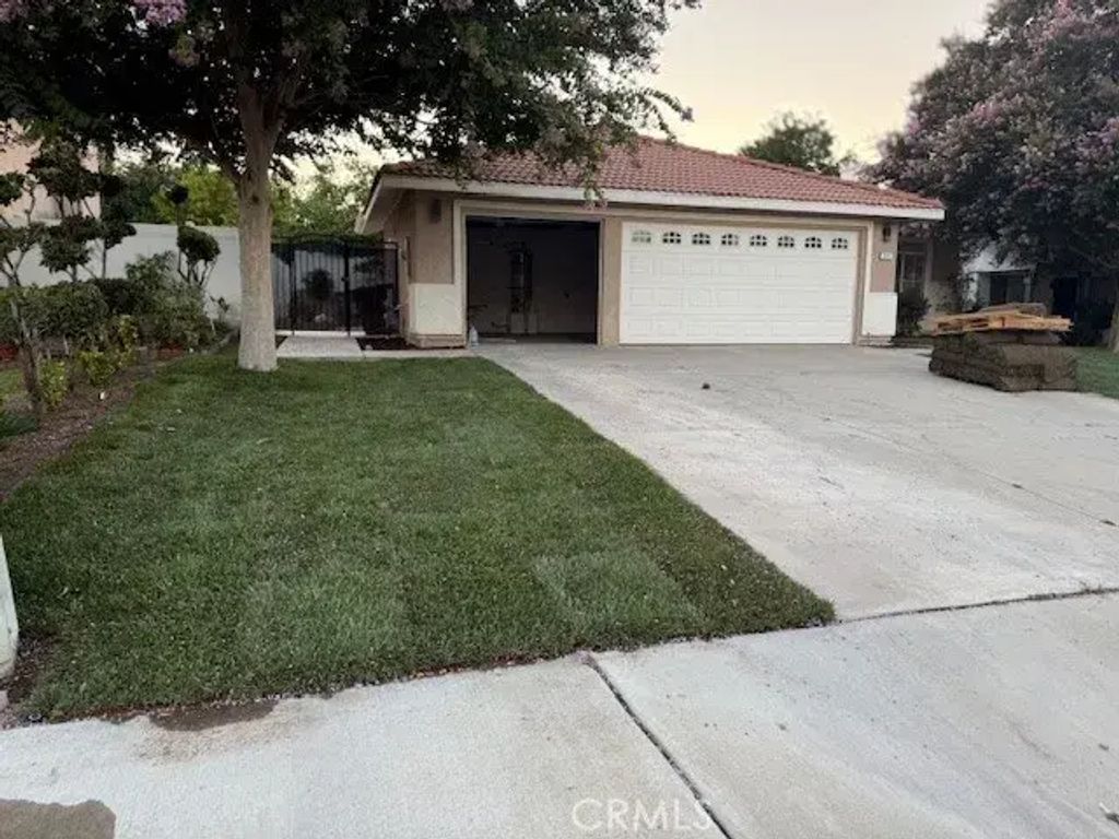 1041 S Helena St, Colton