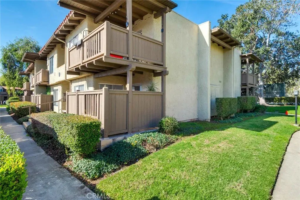 1345 Cabrillo Park Drive D15, Santa Ana