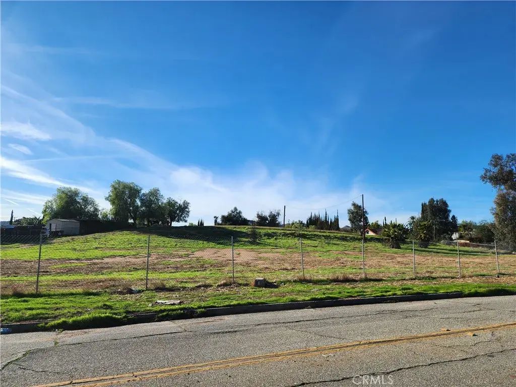 4998 Bushnell, Riverside