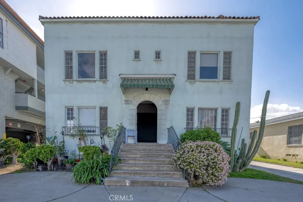 1304 E Acacia Avenue, Glendale