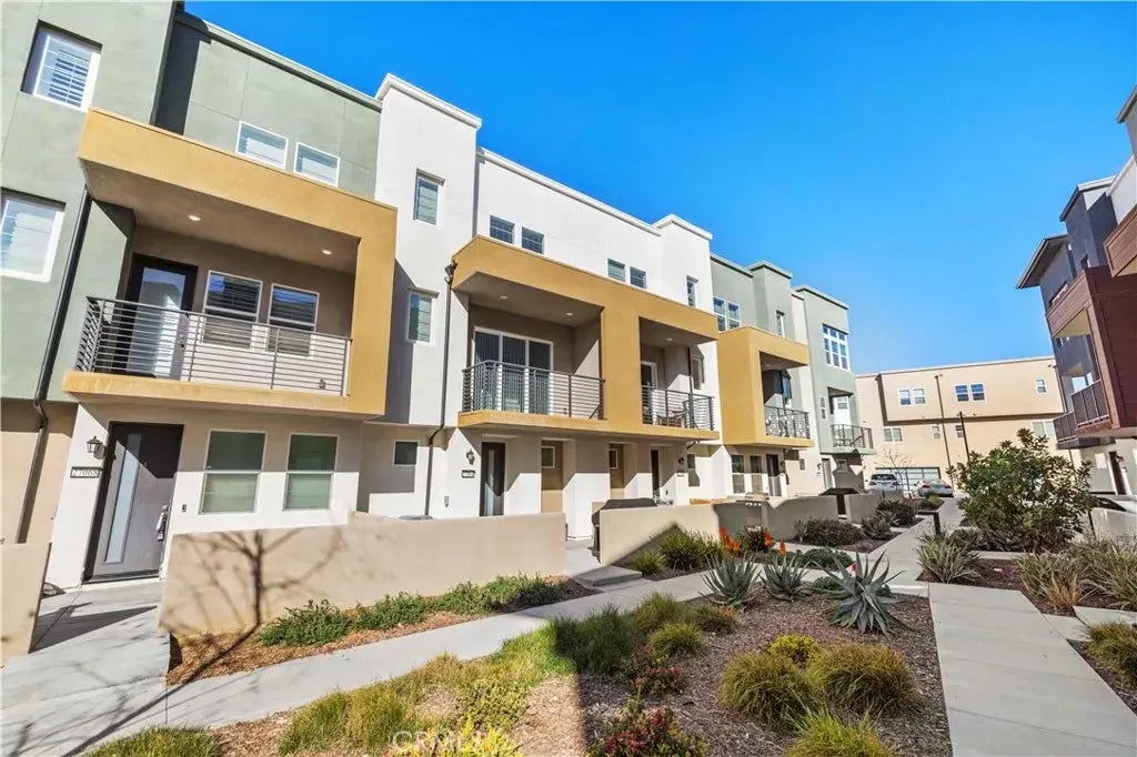 27064 Deer Way, Valencia