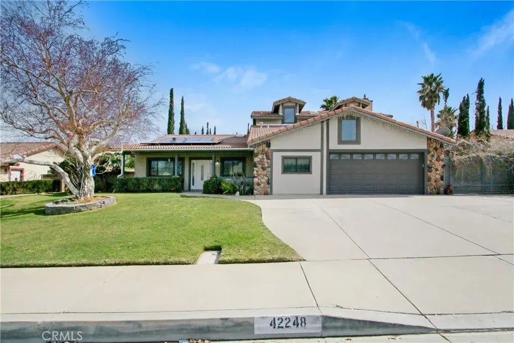 42248 Woodstone Lane, Lancaster