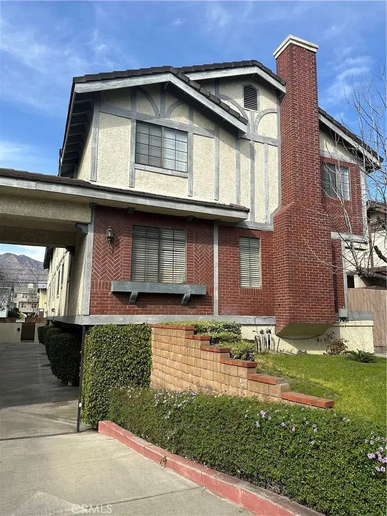 11 California St J, Arcadia