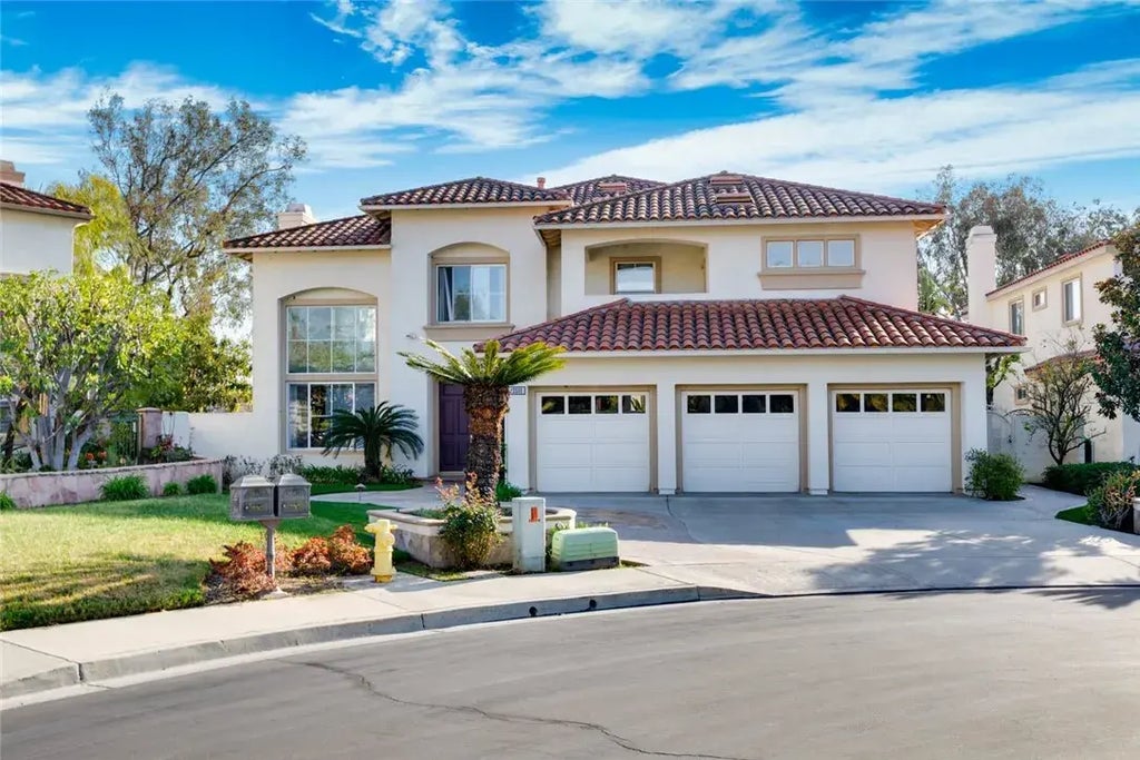 12500 Fairbanks Drive, Tustin