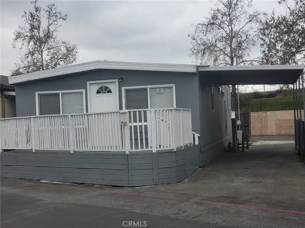 907 Paradise Lane, Long Beach