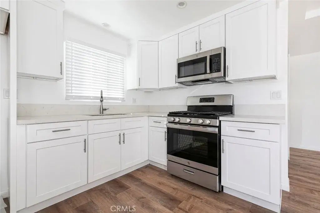 10413 Commerce Avenue, Tujunga