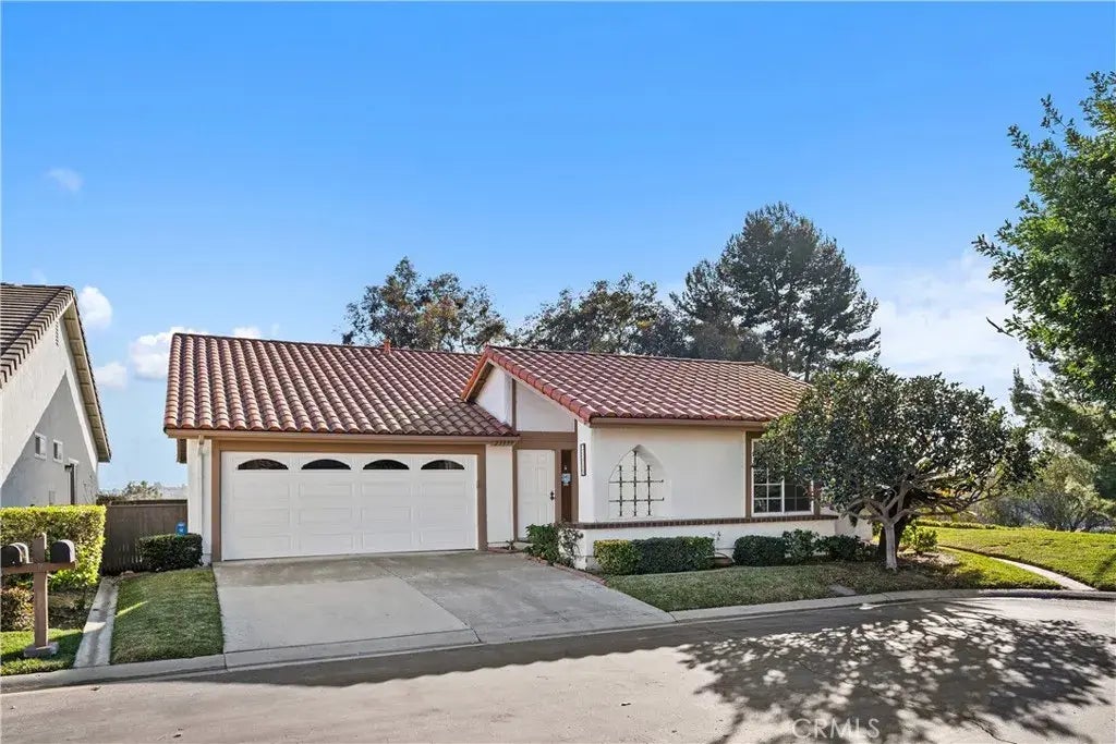 23999 Delantal, Mission Viejo