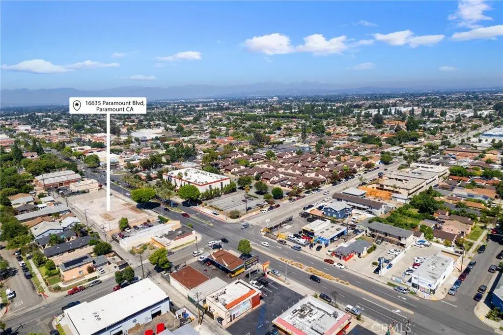 16635 Paramount, Paramount