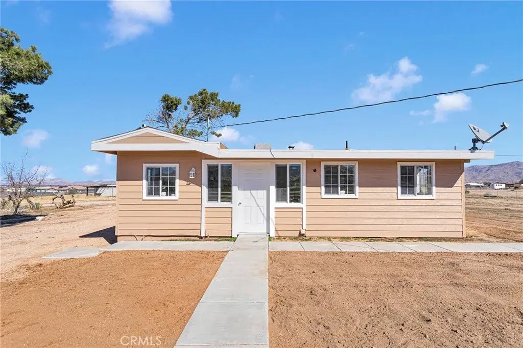 23136 Wren Street, Apple Valley