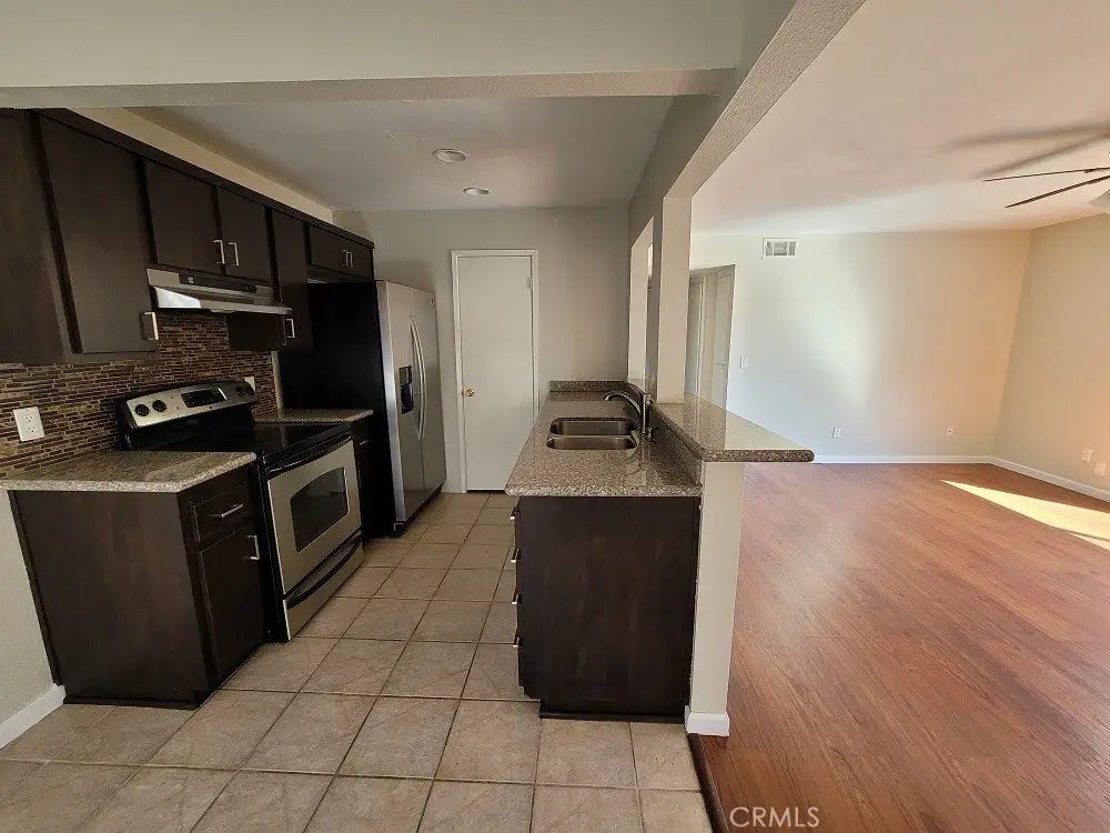 1595 Border Avenue H, Corona