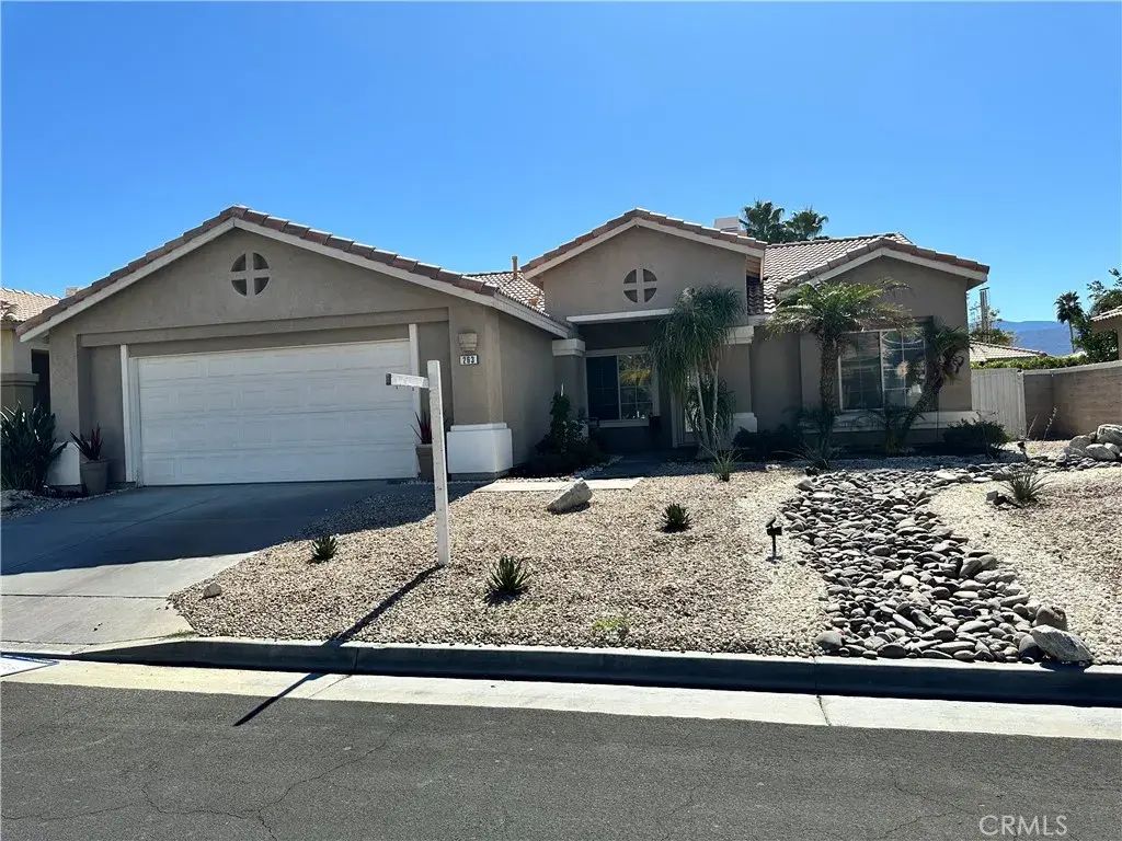263 Strada Nova, Palm Desert