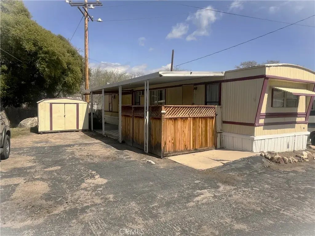 35 E Evans 64, Wofford Heights