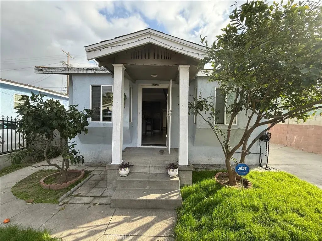 1328 W 67th Street, Los Angeles