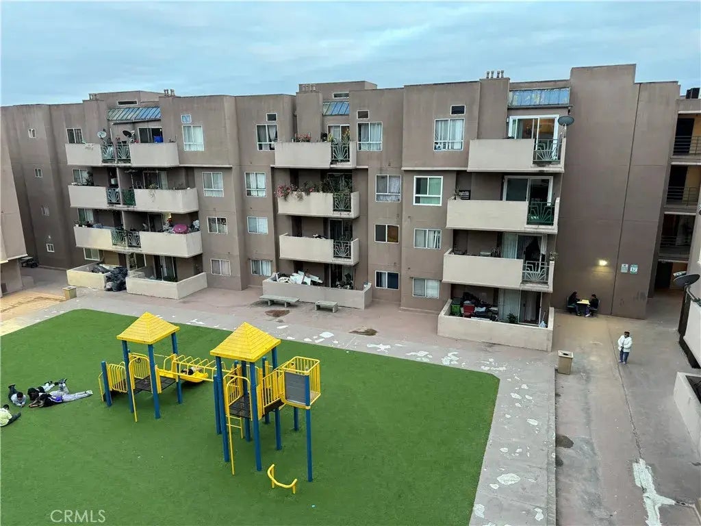 450 E 4th Street 405, Santa Ana