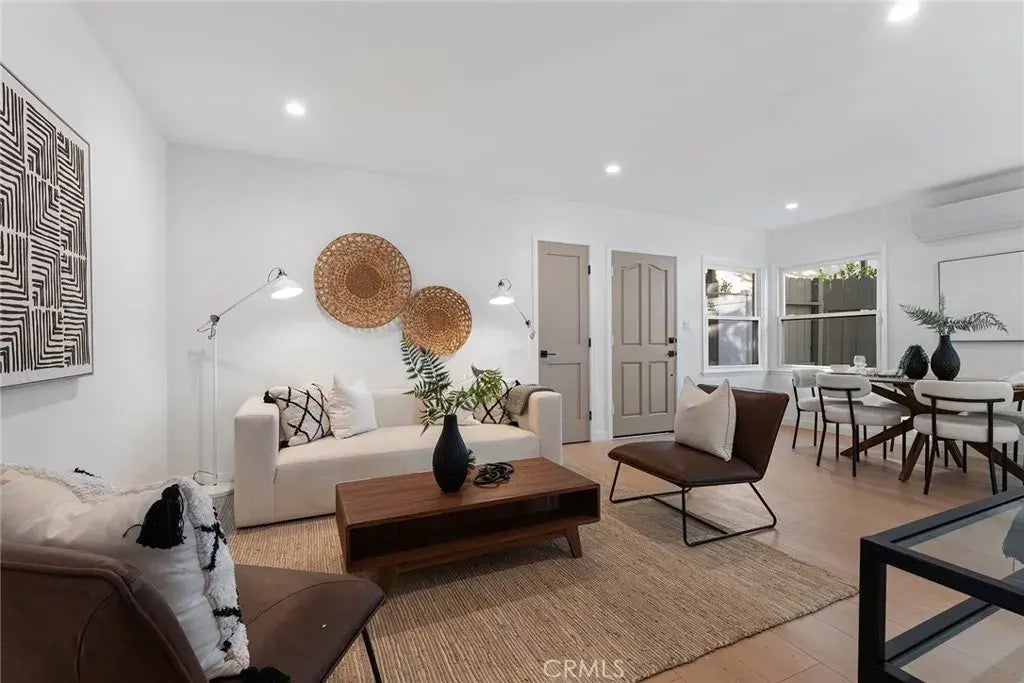 5800 Kester Avenue, Sherman Oaks