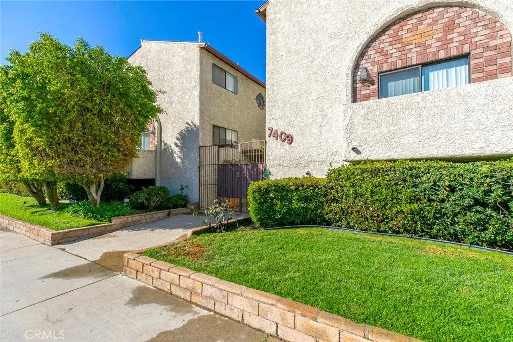 7409 Woodman Avenue 107, Van Nuys