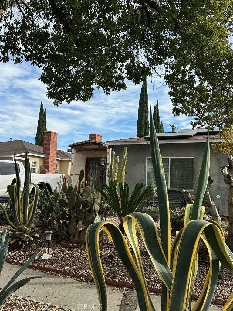 13832 Runnymede Street, Van Nuys