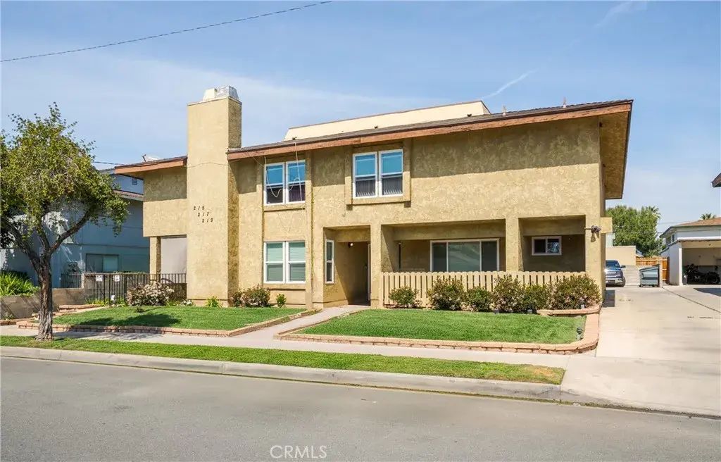 215 E Navilla Place, Covina