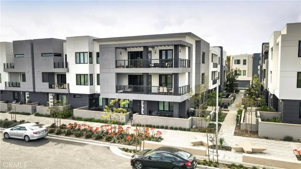 16289 Dawn Way 204, Tustin