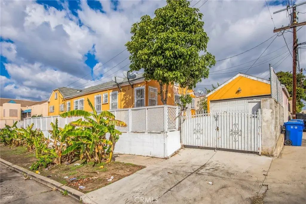 1194 S Lucerne Boulevard, Los Angeles